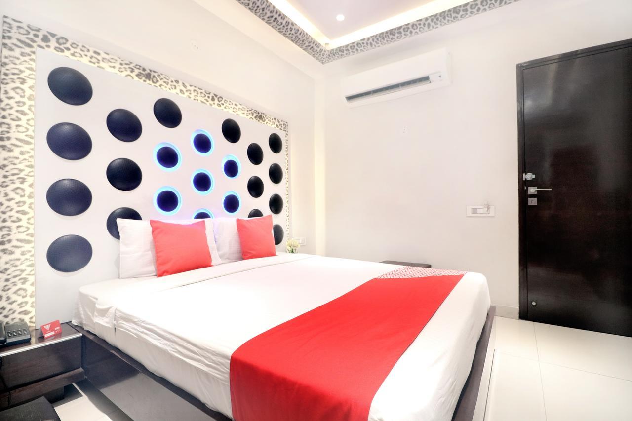 Oyo 14829 Hotel J Cruise Ludhiana Exterior foto